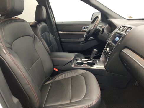 Used 2019 Ford Explorer Sport w/ Equipment Group 401A AWD/4WD image 21