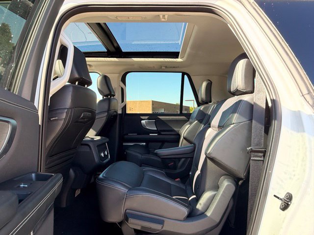 Used 2025 Ford Expedition Max Platinum AWD/4WD image 15