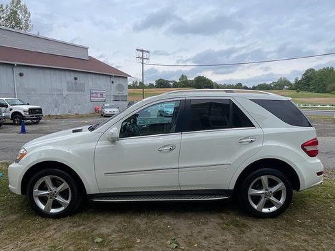 Used 2010 Mercedes-Benz ML 550 4MATIC image 4