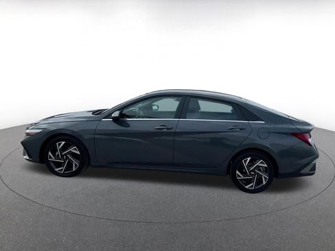 Used 2025 Hyundai Elantra SEL image 9