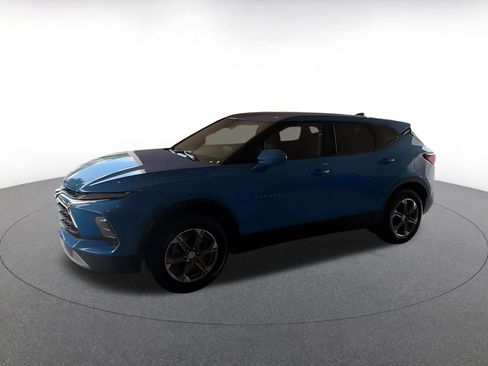 Used 2025 Chevrolet Blazer LT FWD image 8