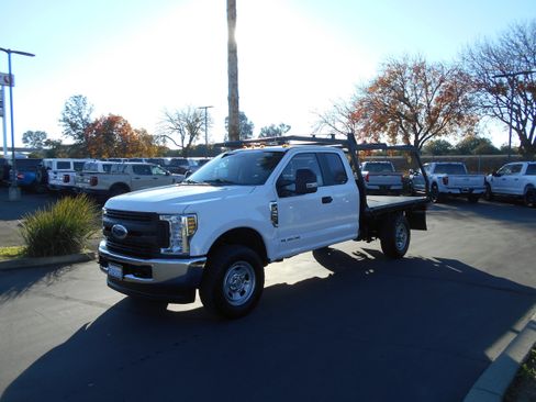 Used 2018 Ford F350 XL w/ Power Equipment Group image 1