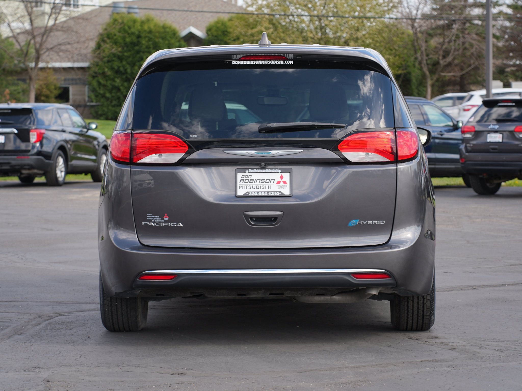 Used 2017 Chrysler Pacifica Touring Plus FWD image 4