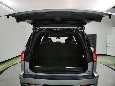 Used 2020 Lincoln Navigator Reserve image 32