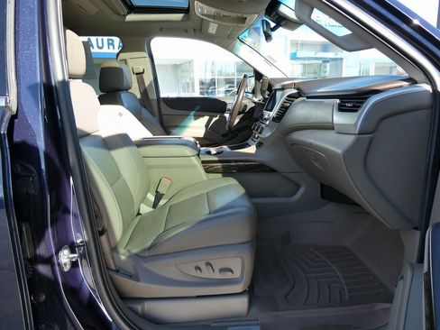 Used 2020 GMC Yukon XL SLT w/ Premium Edition image 13