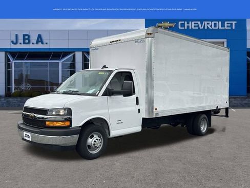 New 2025 Chevrolet Express 4500 4500 Series w/ Power Convenience Package image 3