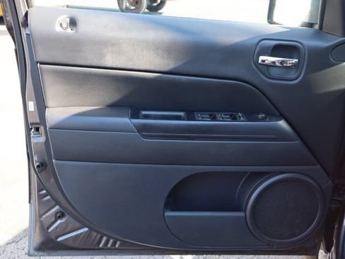 Used 2014 Jeep Patriot Latitude w/ Sun/Sound Group AWD/4WD image 13