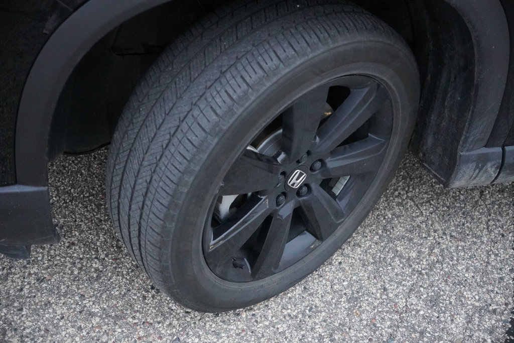 Used 2025 Honda Pilot Black Edition image 13