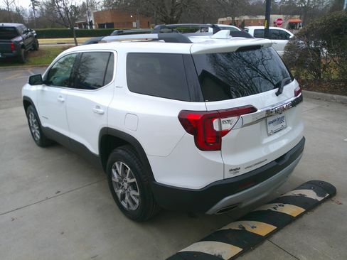 Used 2021 GMC Acadia SLT w/ Technology Package image 9