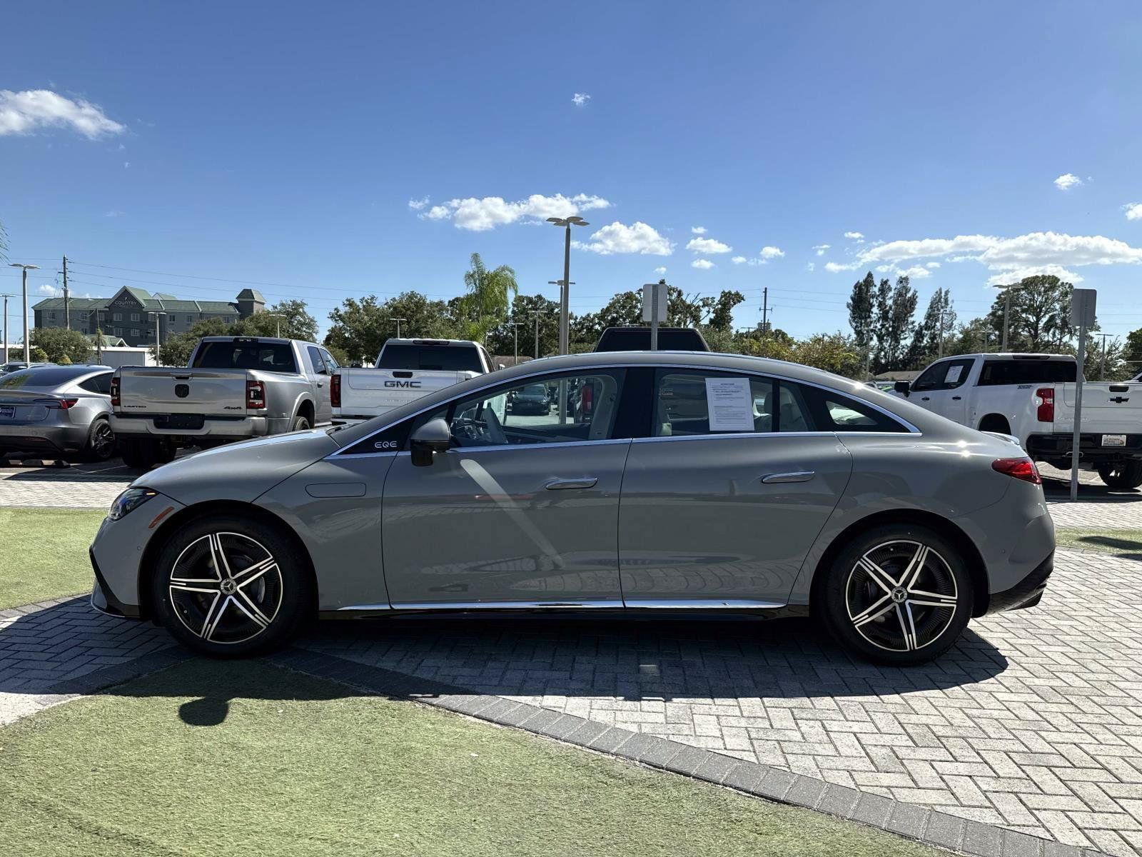 Used 2023 Mercedes-Benz EQE 500 4MATIC Sedan image 3