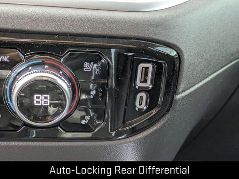 New 2026 GMC Sierra 1500 SLT AWD/4WD image 19