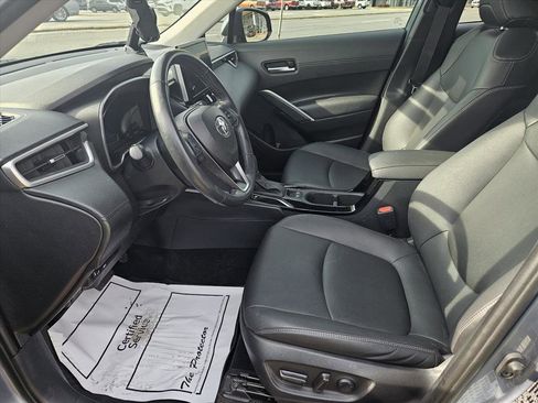 Used 2023 Toyota Corolla Cross XLE w/ Convenience Package image 10