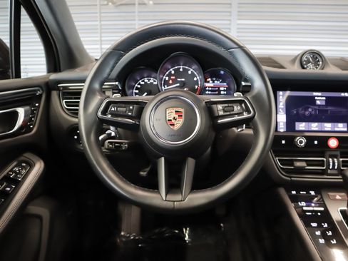 Certified 2024 Porsche Macan AWD/4WD image 13