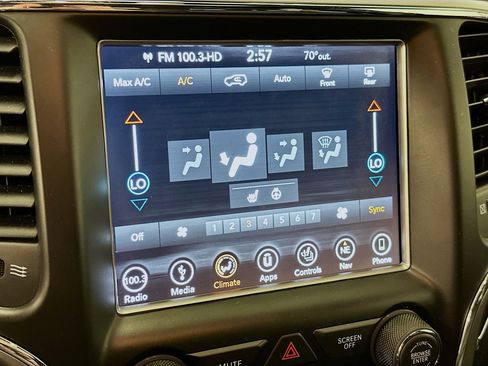 Used 2018 Jeep Grand Cherokee Limited image 24