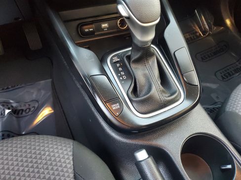 Used 2024 Kia Soul LX w/ Option Group 015 FWD image 21