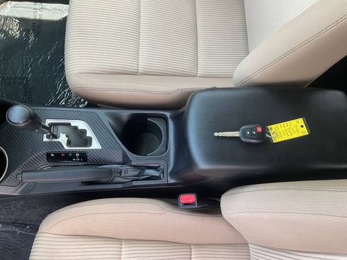 Used 2013 Toyota RAV4 XLE FWD image 26