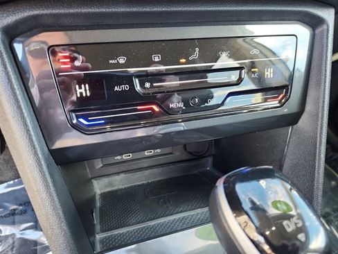 Certified 2024 Volkswagen Tiguan SE image 22
