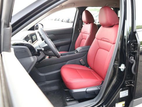 New 2025 Nissan Kicks SR image 10