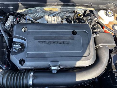 Used 2023 Buick Envision Essence image 28