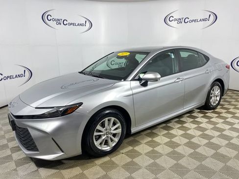 Used 2025 Toyota Camry LE FWD image 3