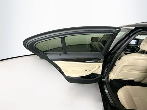 Used 2023 BMW 530i w/ Convenience Package RWD image 27
