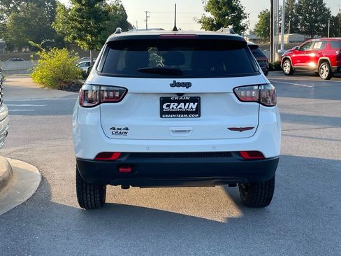 Used 2025 Jeep Compass Trailhawk AWD/4WD image 9