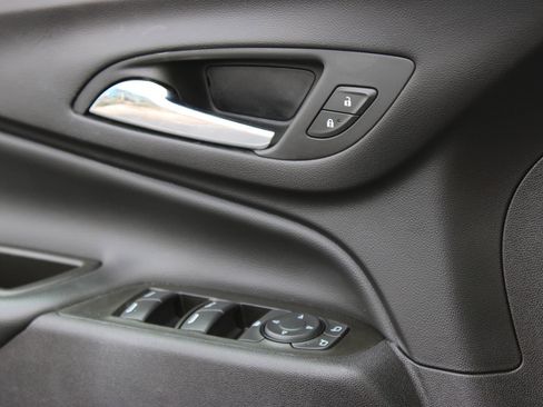 Used 2024 Chevrolet Equinox LT w/ Driver Convenience Package image 21