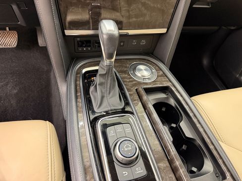 Used 2023 Nissan Armada Platinum w/ Cargo Package RWD image 16