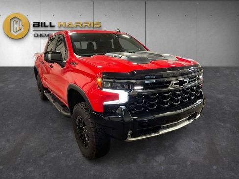 Used 2025 Chevrolet Silverado 1500 ZR2 w/ Dark Appearance Package AWD/4WD image 18