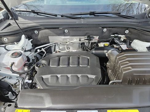 Used 2025 Volkswagen Atlas SE image 23