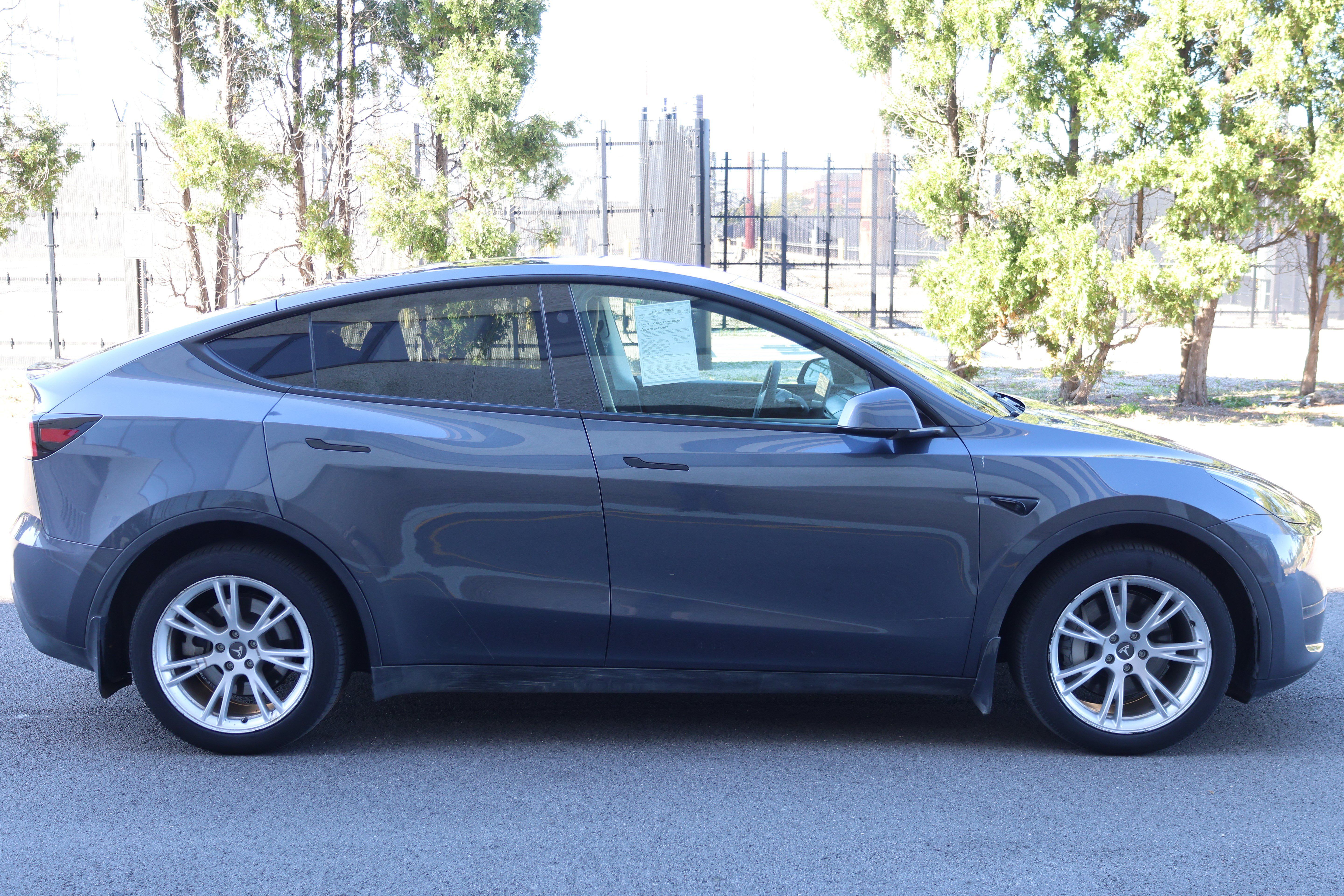 Used 2023 Tesla Model Y Long Range AWD/4WD image 2