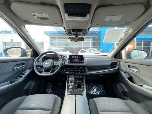 Used 2023 Nissan Rogue SV image 29