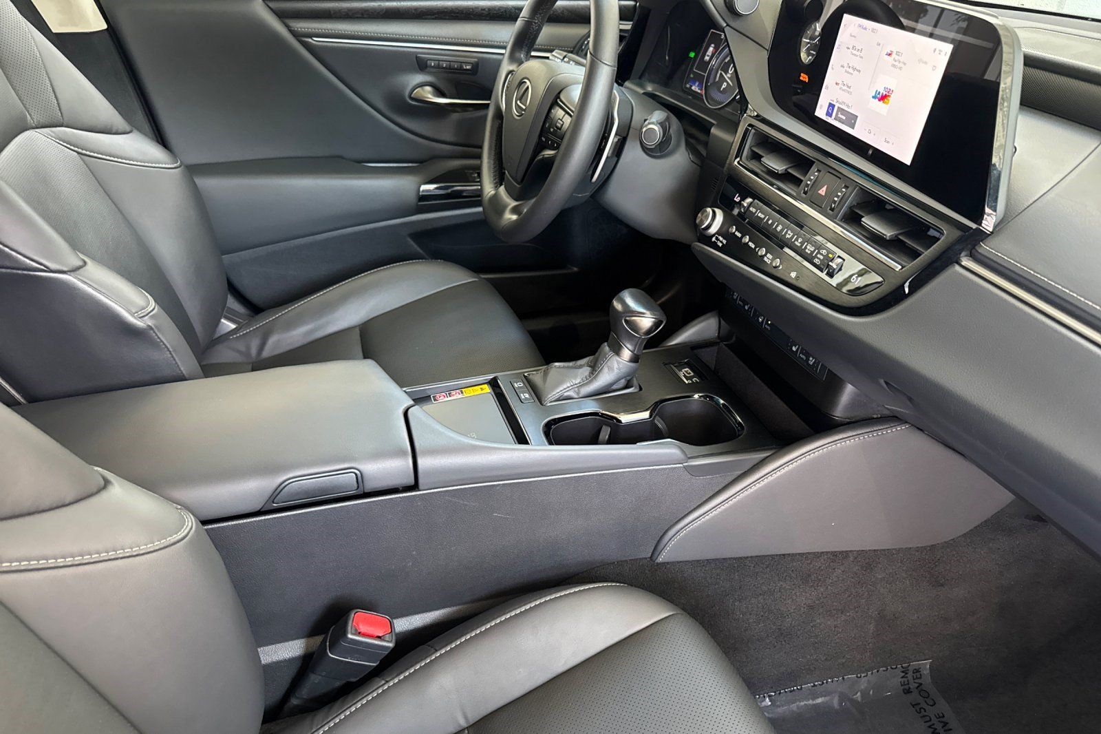 Certified 2025 Lexus ES 300h w/ Premium Package FWD image 19