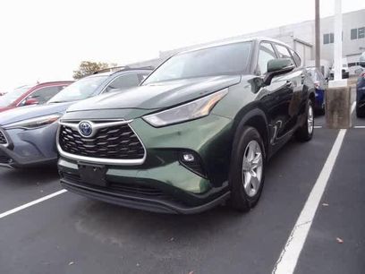 Used 2023 Toyota Highlander LE