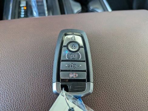 Certified 2022 Ford F150 Lariat w/ Equipment Group 502A High image 32