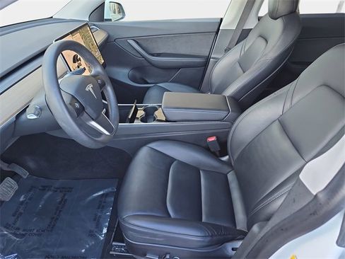 Used 2021 Tesla Model Y Long Range image 18