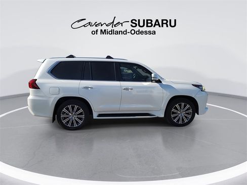 Used 2016 Lexus LX 570 4WD w/ Luxury Package image 9