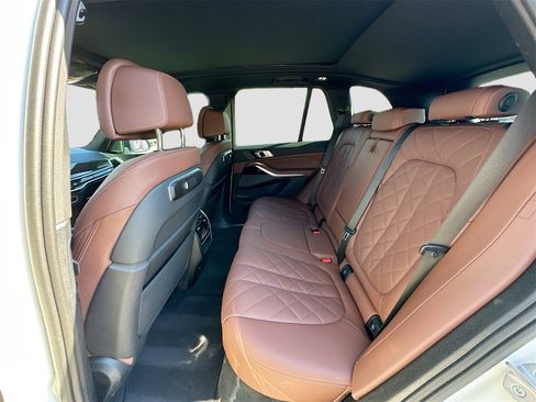 Used 2024 BMW X5 sDrive40i w/ Premium Package image 25