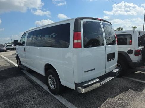 Used 2018 Chevrolet Express 3500 LT w/ LT Preferred Equipment Group RWD image 3