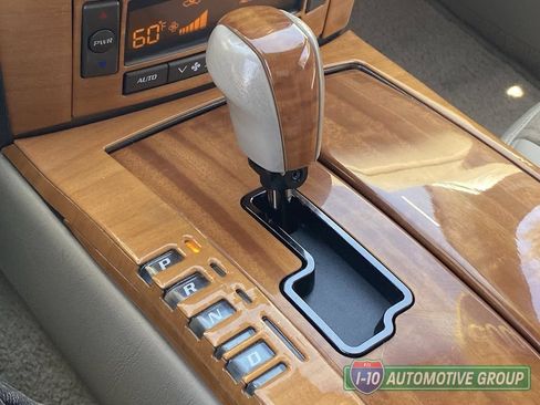 Used 2005 Cadillac XLR RWD image 28