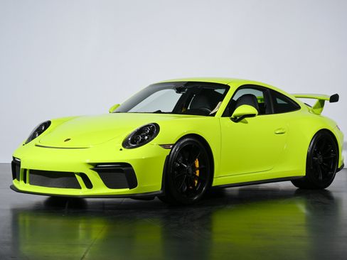 Used 2018 Porsche 911 GT3 RWD image 2