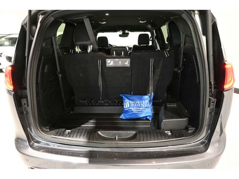 Used 2019 Chrysler Pacifica Touring-L Plus w/ Advanced Safetytec Group FWD image 25