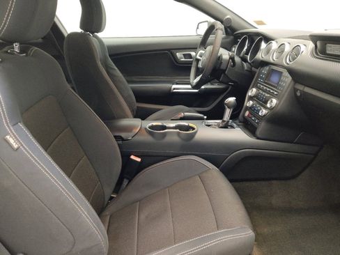 Used 2017 Ford Mustang Coupe RWD image 21