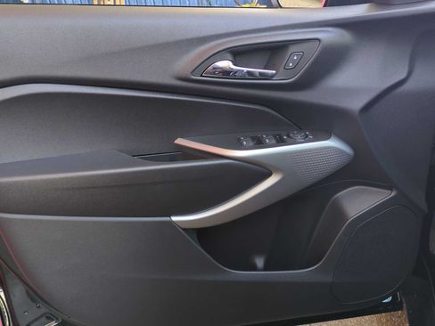 New 2026 Chevrolet Trax RS FWD image 10