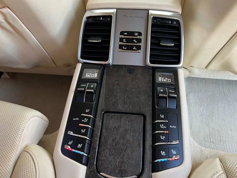 Used 2010 Porsche Panamera Turbo AWD/4WD image 35