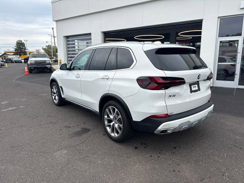 Certified 2024 BMW X5 xDrive40i w/ Premium Package image 3
