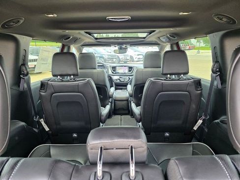 New 2027 Chrysler Pacifica Limited AWD/4WD image 11