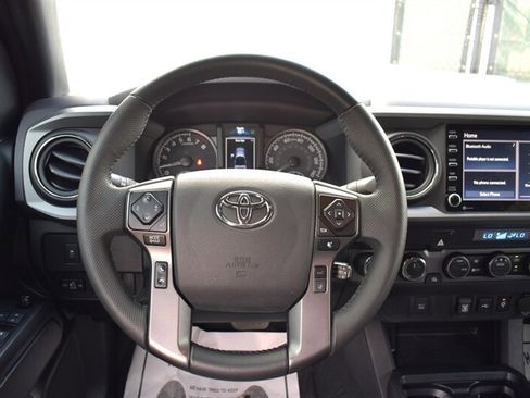 Used 2022 Toyota Tacoma TRD Sport w/ Black Out Package (TMS) AWD/4WD image 14