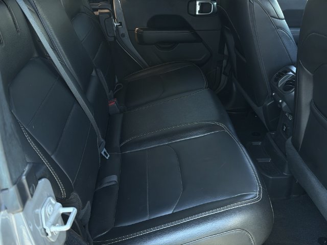 Used 2022 Jeep Wrangler Unlimited Sahara AWD/4WD image 36