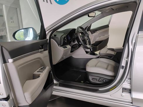 Used 2020 Hyundai Elantra Limited FWD image 47